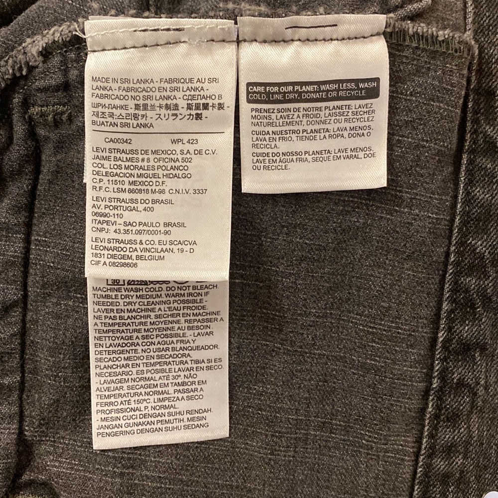 Levi’s Jean Jacket - Picture 9 of 11